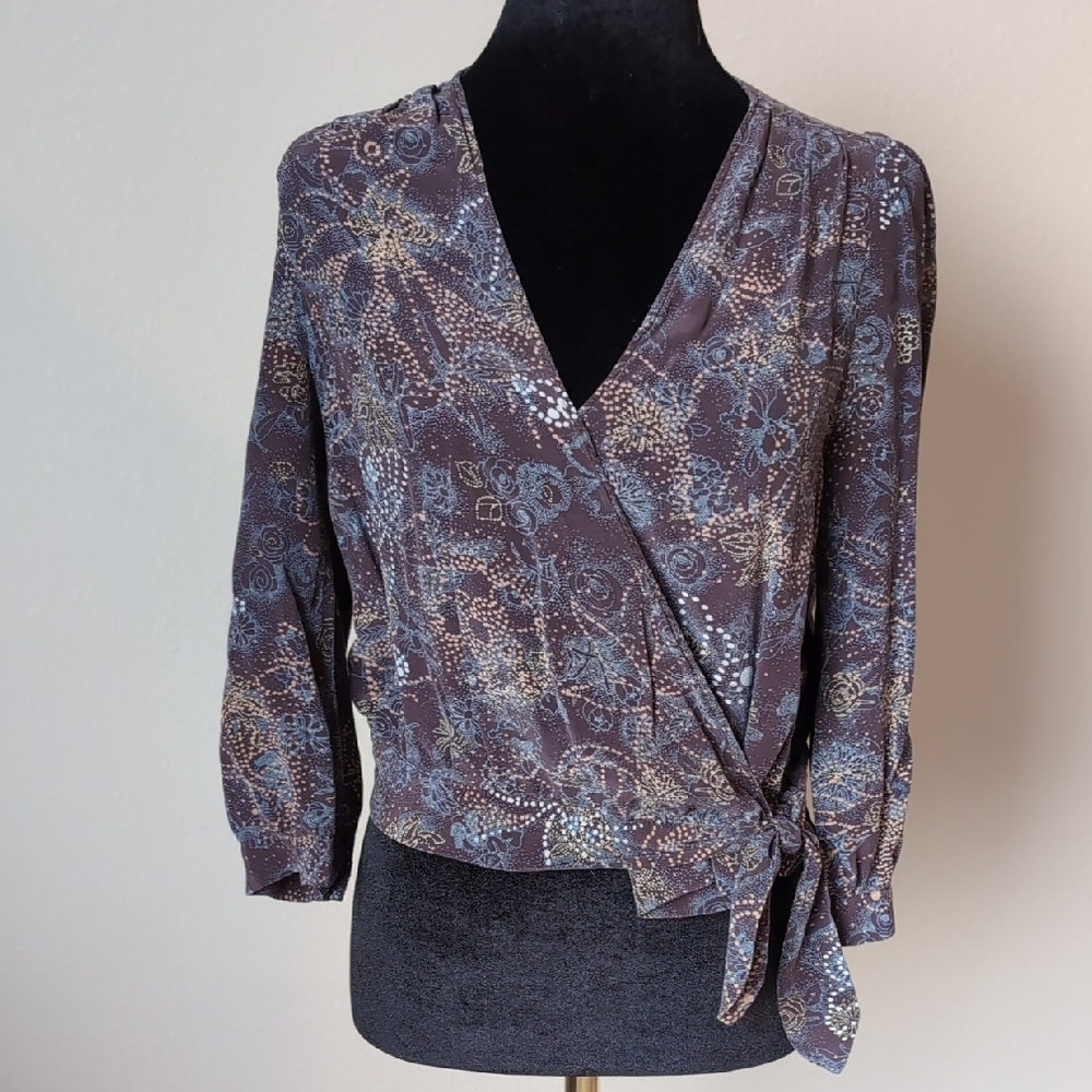 Chic Wrap Blouse in Blue and Cream Pattern